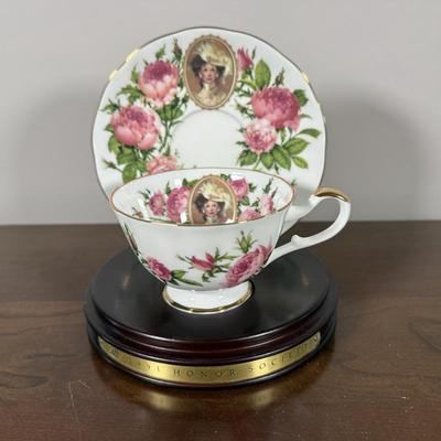 LOT 187L: Avon Honor Society Mrs. P.F.E. Albee Commemorative Tea Cup & Saucer Sets w/ Boxes - 1991, 1994-1997