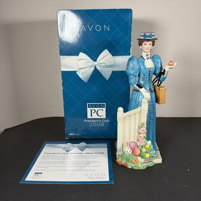 LOT 191D: Avon President’s Club Mrs. Albee Awards in Boxes 2003-2014
