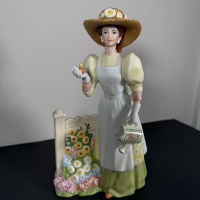 LOT 191D: Avon President’s Club Mrs. Albee Awards in Boxes 2003-2014