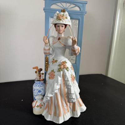 LOT 193D: Avon President’s Club Mrs. Albee Awards in Boxes 1996, 1988, 1991-1993