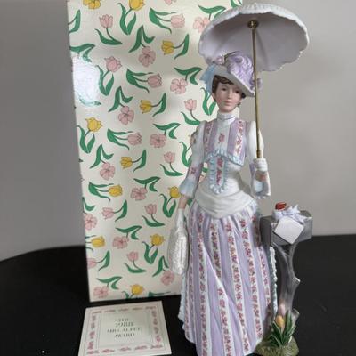 LOT 193D: Avon President’s Club Mrs. Albee Awards in Boxes 1996, 1988, 1991-1993