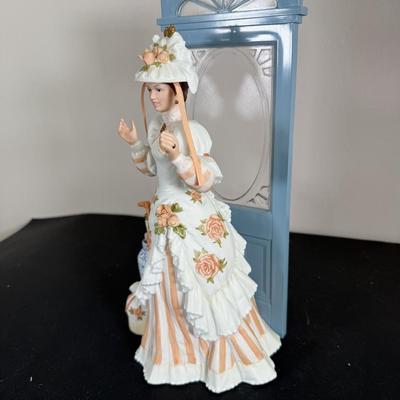 LOT 193D: Avon President’s Club Mrs. Albee Awards in Boxes 1996, 1988, 1991-1993