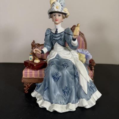 LOT 193D: Avon President’s Club Mrs. Albee Awards in Boxes 1996, 1988, 1991-1993