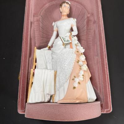 LOT 193D: Avon President’s Club Mrs. Albee Awards in Boxes 1996, 1988, 1991-1993