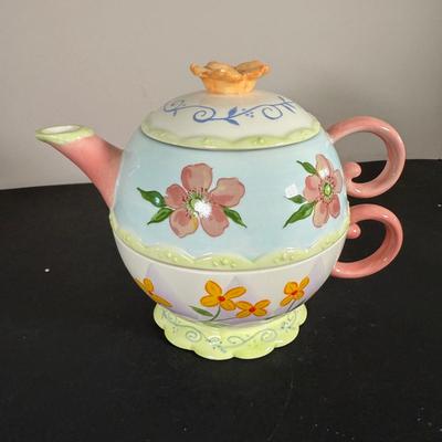 LOT 194D: Spring Time Avon Gifts & More in Boxes - Fresh Flower Salad Plates, Jessie Willcox Smith Collection Figurine, Vintage...