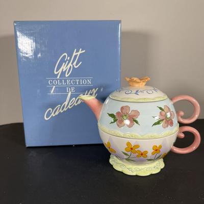 LOT 194D: Spring Time Avon Gifts & More in Boxes - Fresh Flower Salad Plates, Jessie Willcox Smith Collection Figurine, Vintage...