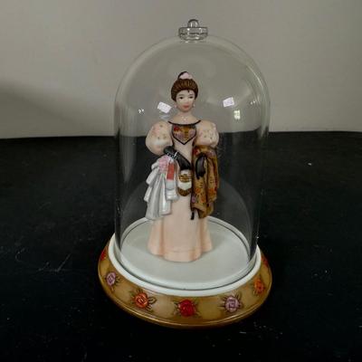 LOT 195D: Avon Mini Mrs PFE Albee Figurines w/ Cloche Displays & Boxes 1995-2000