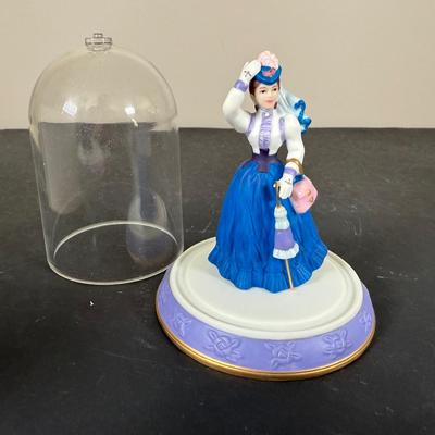 LOT 195D: Avon Mini Mrs PFE Albee Figurines w/ Cloche Displays & Boxes 1995-2000