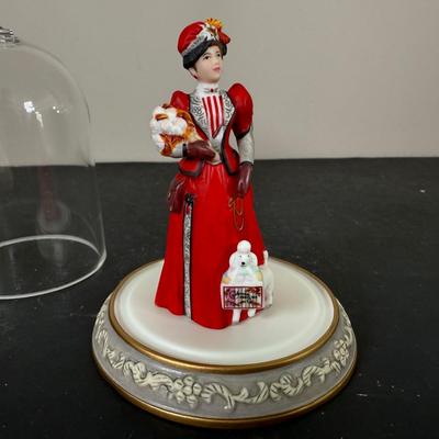 LOT 195D: Avon Mini Mrs PFE Albee Figurines w/ Cloche Displays & Boxes 1995-2000