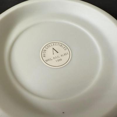 LOT 195D: Avon Mini Mrs PFE Albee Figurines w/ Cloche Displays & Boxes 1995-2000