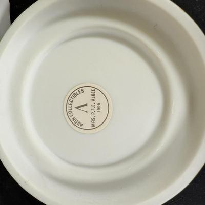 LOT 195D: Avon Mini Mrs PFE Albee Figurines w/ Cloche Displays & Boxes 1995-2000