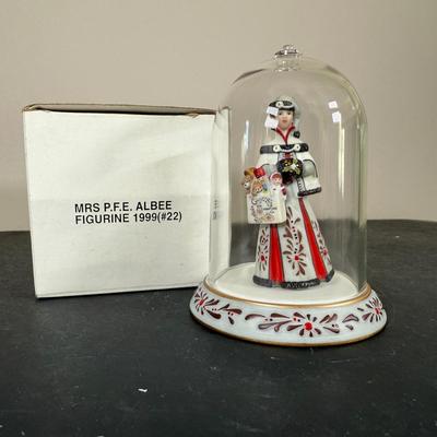 LOT 195D: Avon Mini Mrs PFE Albee Figurines w/ Cloche Displays & Boxes 1995-2000
