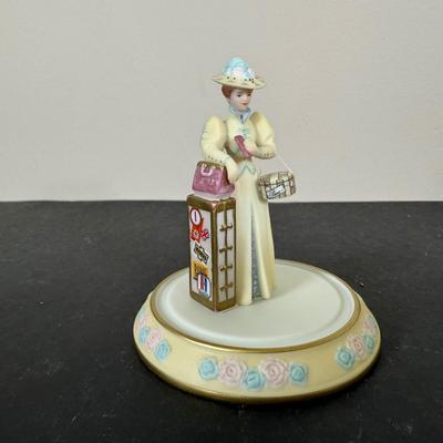 LOT 196D: Avon Mini Mrs PFE Albee Figurines w/ Cloche Displays & Boxes 2001-2002, 2004, 2007-2008 & 2009