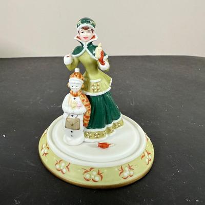 LOT 196D: Avon Mini Mrs PFE Albee Figurines w/ Cloche Displays & Boxes 2001-2002, 2004, 2007-2008 & 2009