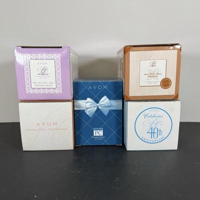 LOT 196D: Avon Mini Mrs PFE Albee Figurines w/ Cloche Displays & Boxes 2001-2002, 2004, 2007-2008 & 2009
