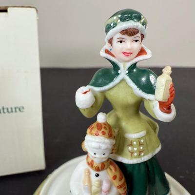 LOT 196D: Avon Mini Mrs PFE Albee Figurines w/ Cloche Displays & Boxes 2001-2002, 2004, 2007-2008 & 2009