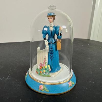 LOT 196D: Avon Mini Mrs PFE Albee Figurines w/ Cloche Displays & Boxes 2001-2002, 2004, 2007-2008 & 2009