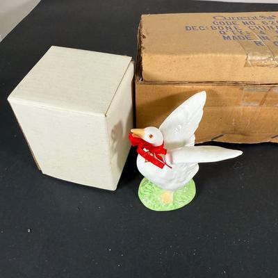 LOT 198D: Christmas Gifts & Home Decor - Avon, Homco Denim Days Santa, Lenox, Norman Rockwell & More