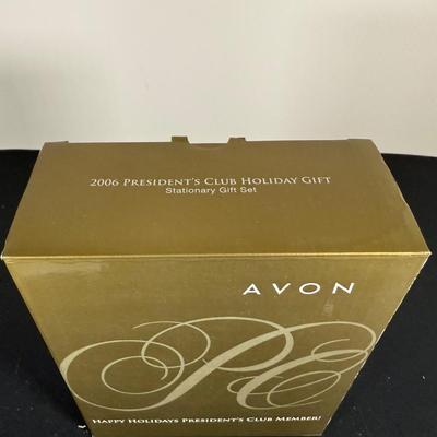 LOT 199D: Avon President’s Club Holiday Gifts in Boxes - 90s & 2000s