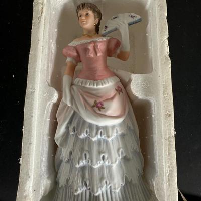 LOT 200D: 1986 Edwin M Knowles Sound of Music Plate, 1973 Avon Betsy Ross Plates, Images of Hollywood Scarlett O’Hara Figurine, Homco...