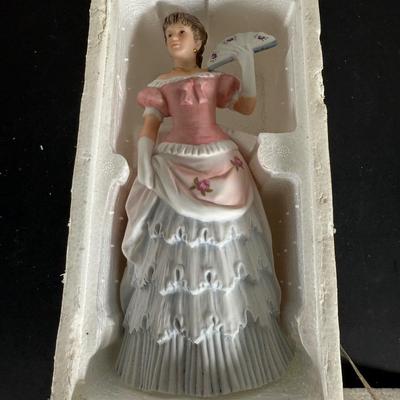 LOT 200D: 1986 Edwin M Knowles Sound of Music Plate, 1973 Avon Betsy Ross Plates, Images of Hollywood Scarlett O’Hara Figurine, Homco...