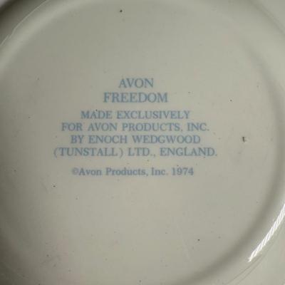 LOT 200D: 1986 Edwin M Knowles Sound of Music Plate, 1973 Avon Betsy Ross Plates, Images of Hollywood Scarlett O’Hara Figurine, Homco...