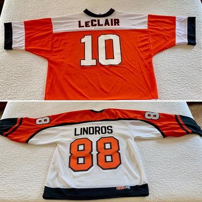 LOT 206 M: Philadelphia Flyers Hockey Jersey's: John LeClair #10 Size XL & Eric Lindros #88 Size Medium