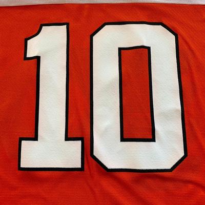 LOT 206 M: Philadelphia Flyers Hockey Jersey's: John LeClair #10 Size XL & Eric Lindros #88 Size Medium