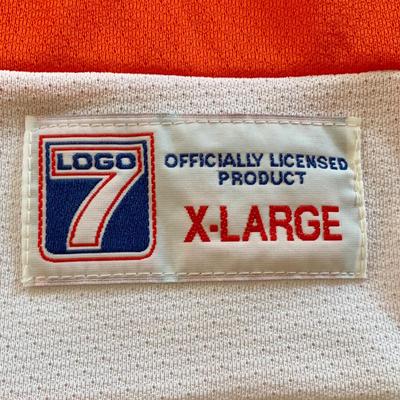 LOT 206 M: Philadelphia Flyers Hockey Jersey's: John LeClair #10 Size XL & Eric Lindros #88 Size Medium