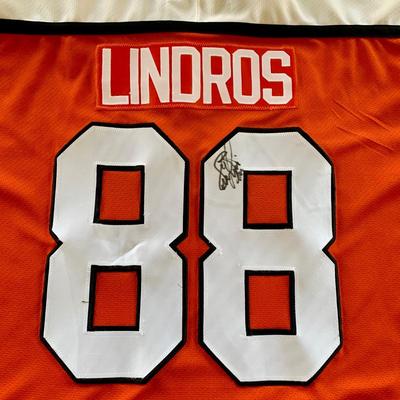 LOT 212 M: Signed Eric Lindros #88 Philadelphia Flyers Hockey Jersey Size XXL