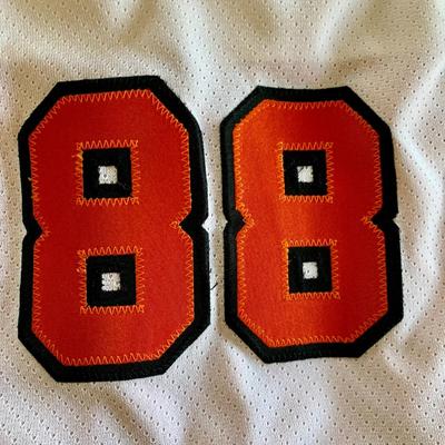 LOT 212 M: Signed Eric Lindros #88 Philadelphia Flyers Hockey Jersey Size XXL