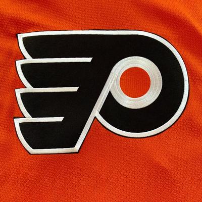 LOT 212 M: Signed Eric Lindros #88 Philadelphia Flyers Hockey Jersey Size XXL