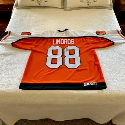 LOT 212 M: Signed Eric Lindros #88 Philadelphia Flyers Hockey Jersey Size XXL