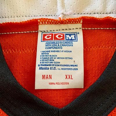 LOT 212 M: Signed Eric Lindros #88 Philadelphia Flyers Hockey Jersey Size XXL