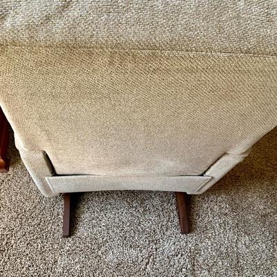 LOT 213 M: Tan Rocking Recliner