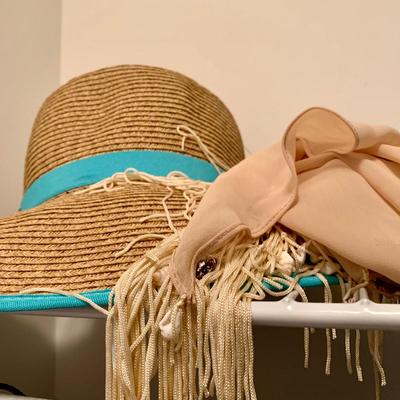 LOT 214 M: CLOSET CLEAR OUT! Purses, Women's Shoes, Mens Shirts, Dresses New w/ Tags, Hats, Gloves, Scarves, & More!