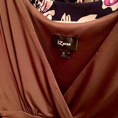 LOT 214 M: CLOSET CLEAR OUT! Purses, Women's Shoes, Mens Shirts, Dresses New w/ Tags, Hats, Gloves, Scarves, & More!