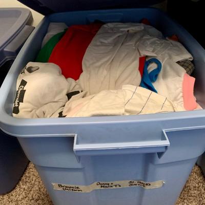 LOT 214 M: CLOSET CLEAR OUT! Purses, Women's Shoes, Mens Shirts, Dresses New w/ Tags, Hats, Gloves, Scarves, & More!