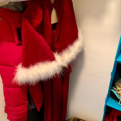 LOT 214 M: CLOSET CLEAR OUT! Purses, Women's Shoes, Mens Shirts, Dresses New w/ Tags, Hats, Gloves, Scarves, & More!