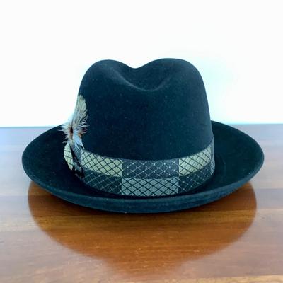 LOT 215 M: Dobbs Felt St. Lucia Fedora Size 56/7 in Box