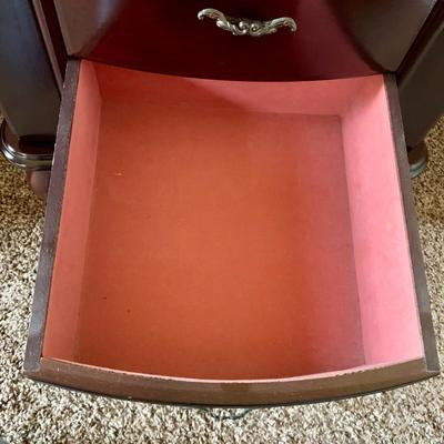 LOT 216 M: 1980's Cherry Wood Powell Queen Anne Flip-Top 8 Drawer Jewelry Armoire