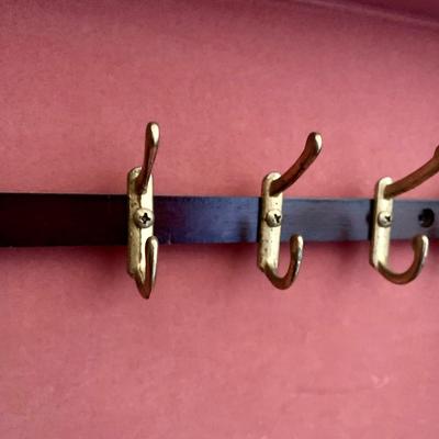 LOT 216 M: 1980's Cherry Wood Powell Queen Anne Flip-Top 8 Drawer Jewelry Armoire