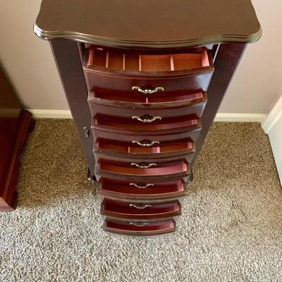 LOT 216 M: 1980's Cherry Wood Powell Queen Anne Flip-Top 8 Drawer Jewelry Armoire