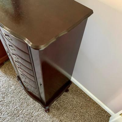 LOT 216 M: 1980's Cherry Wood Powell Queen Anne Flip-Top 8 Drawer Jewelry Armoire