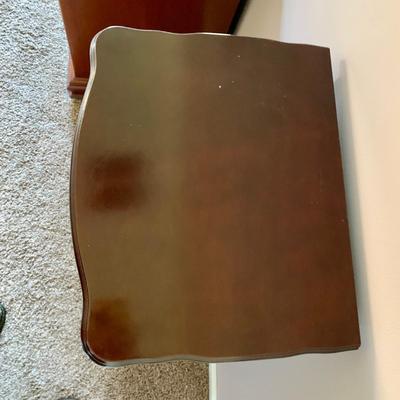 LOT 216 M: 1980's Cherry Wood Powell Queen Anne Flip-Top 8 Drawer Jewelry Armoire