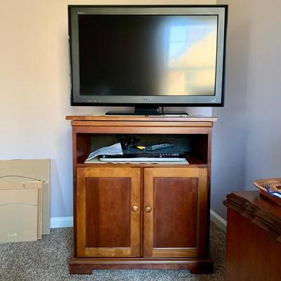 LOT 219 M: Sony Bravia LCD TV Model #KDL-32L5000, LG DVD Player Model #DN191H, & Lazy Susan Top TV Stand Cabinet