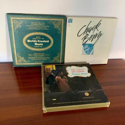 LOT 220 M: Vinyl Record Collection: Chuck Berry "Back Home", Little Richard "Right Now", "The Great Band...