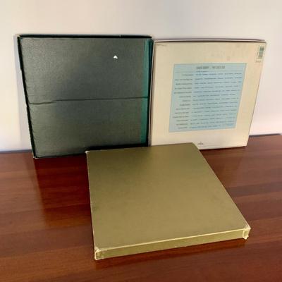 LOT 220 M: Vinyl Record Collection: Chuck Berry "Back Home", Little Richard "Right Now", "The Great Band...