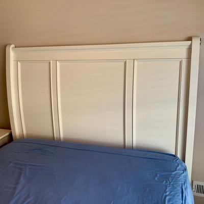 LOT 228 B: Ashley Furniture White Bedset: Sleigh Bed w/ 2 Drawers, 3 Drawer Bedside Table, 6 Drawer 2 Cabinet Dresser w/ Mirror