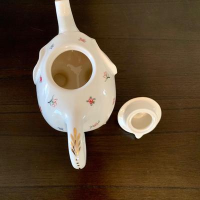 LOT 235 D: Owl & Elephant Home Decor: Teapots & More